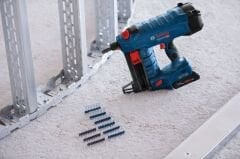 Bosch GNB 18V-38 Professional Akülü beton çivi çakma makinesi